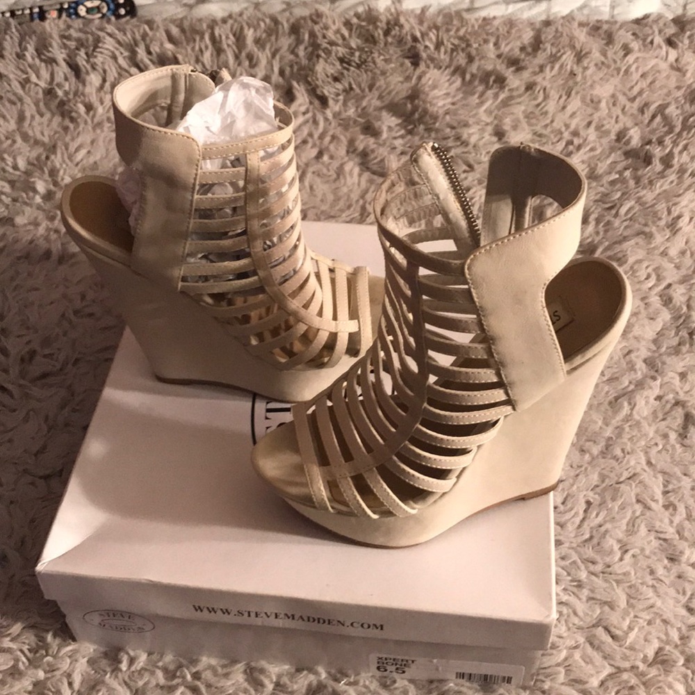 Steve Madden sandal - Bone color wedge